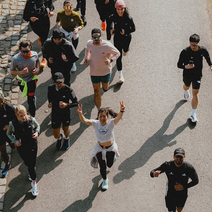 Der Bad Habits Run Club beim Lauftraining in Frankfurt